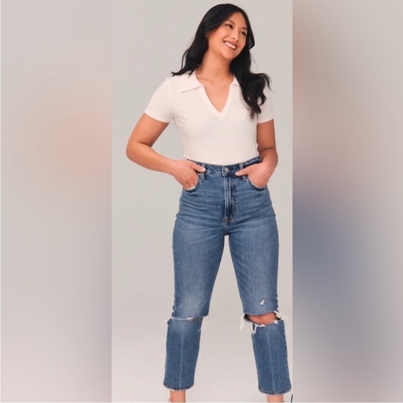 Abercrombie & Fitch Ultra High Rise Ankle Straight Jean - Picture 2 of 13